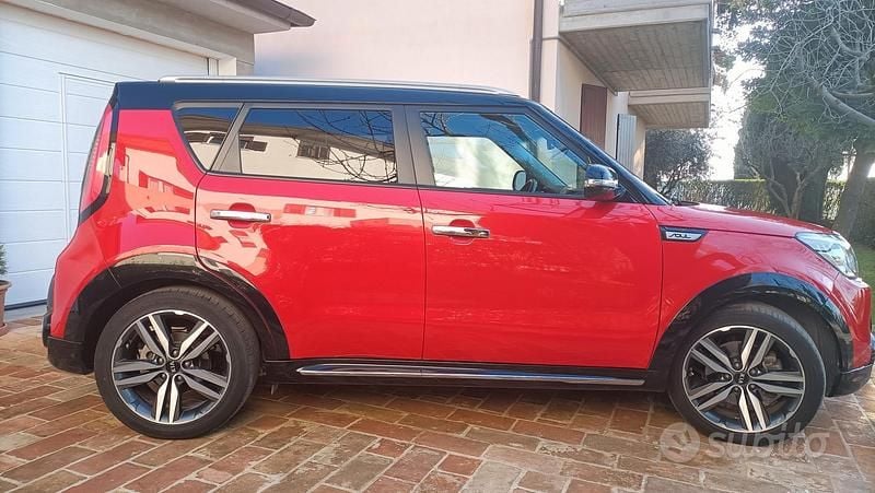 Usata Kia Soul 136 CV (100 kW) 2015 Rosso SUV