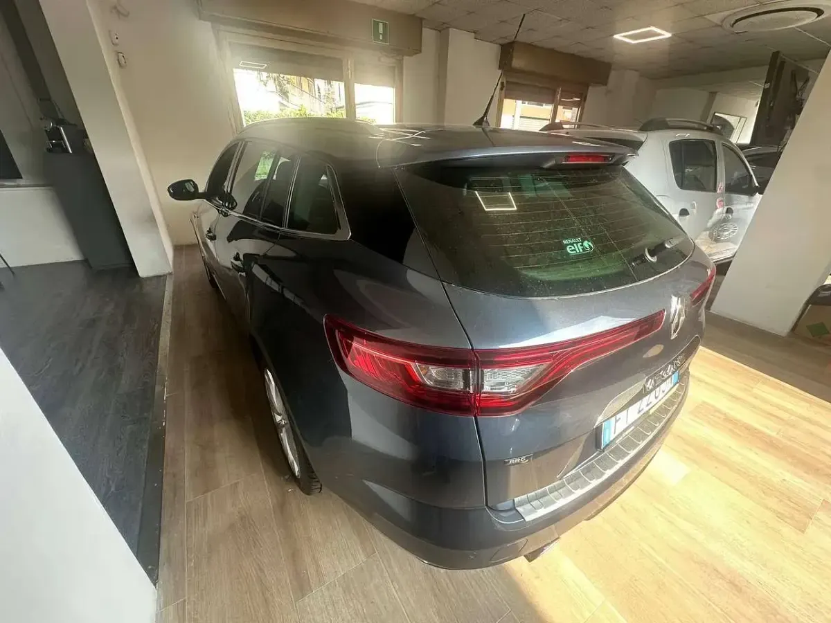 Usata Renault Mégane IV Intens 140 CV (102 kW) 2019 Grigio Station wagon