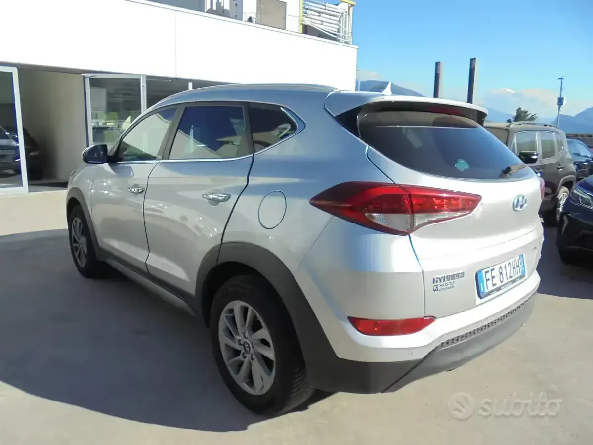 Usata Hyundai Tucson Xpossible 136 CV (100 kW) 2016 Grigio SUV