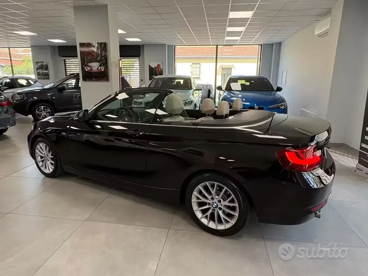 Usata BMW 218 Luxury Line 150 CV (110 kW) 2016 Marrone Cabrio