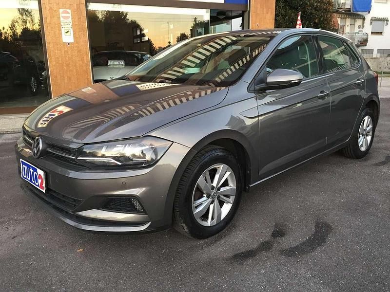 Antracite Usata 2018 VW Polo Comfortline Tre volumi | 12.700 € (Buon prezzo) - Immagine 1/4