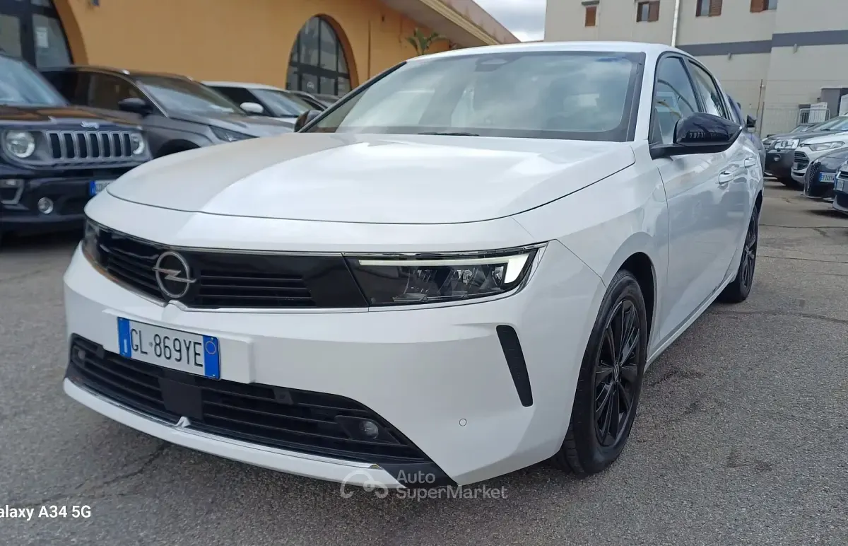 Gebraucht Opel Astra Edition 131 PS (96 kW) 2023 Weiß Kleinwagen