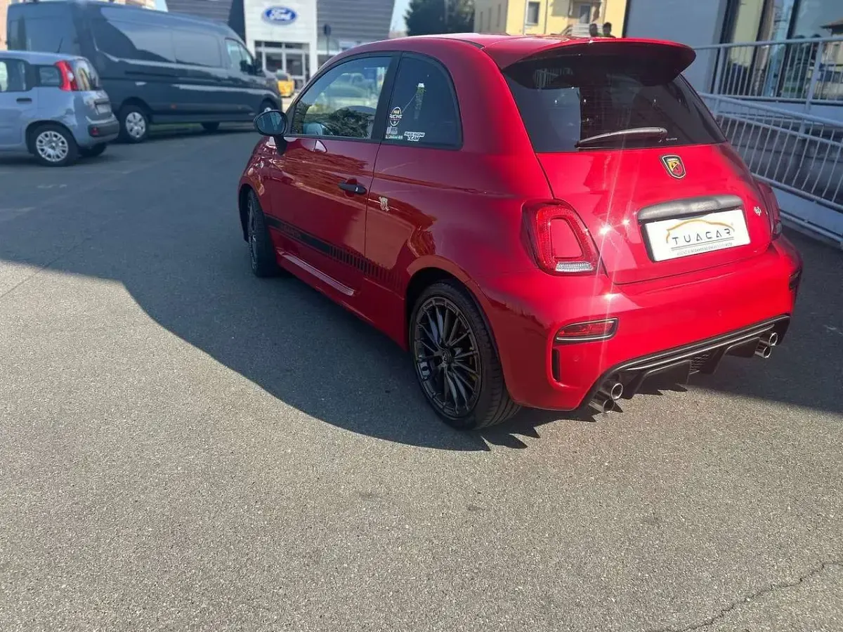 Usata Abarth 695 Competizione 179 CV (131 kW) 2024 Rosso Utilitaria