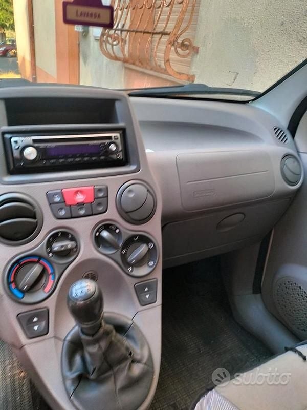 Usata Fiat Panda 70 CV (51 kW) 2006 Bianco Utilitaria