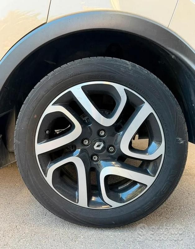 Usata Renault Captur 90 CV (66 kW) 2014 Grigio SUV