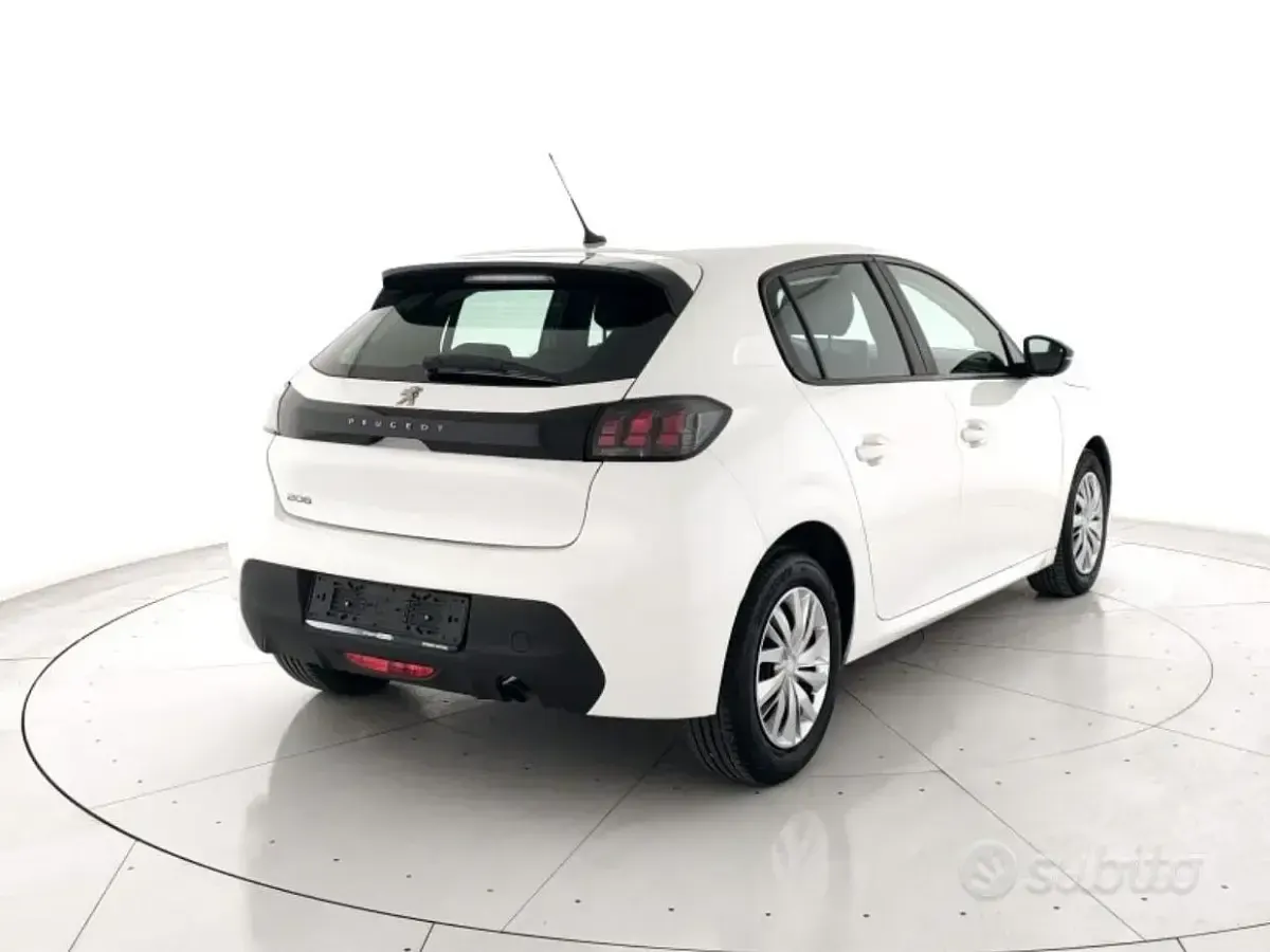 Usata Peugeot 208 Active 102 CV (75 kW) 2022 Bianco Utilitaria