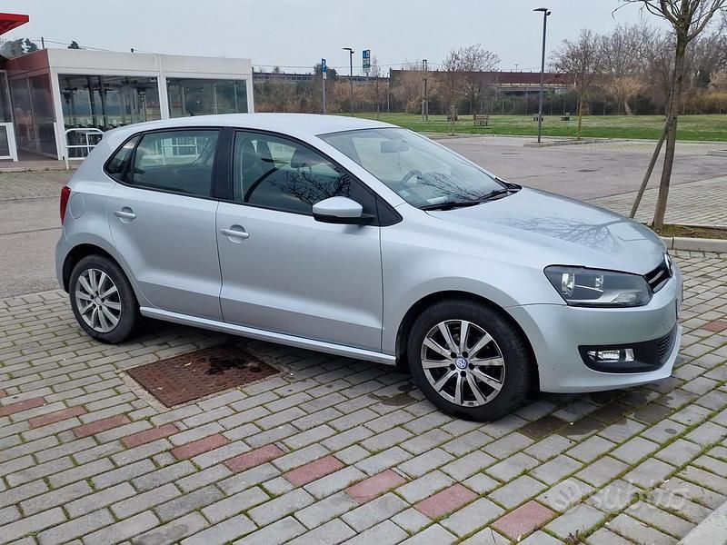 Usata VW Polo 82 CV (60 kW) 2012 Grigio Utilitaria