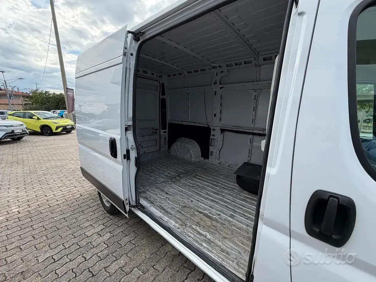 Usata Peugeot Boxer S 140 CV (102 kW) 2022 Bianco Furgone