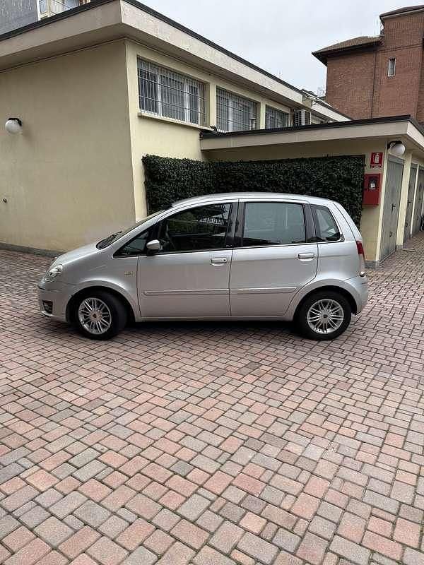 Usata Lancia Musa 77 CV (56 kW) 2009 Monovolume