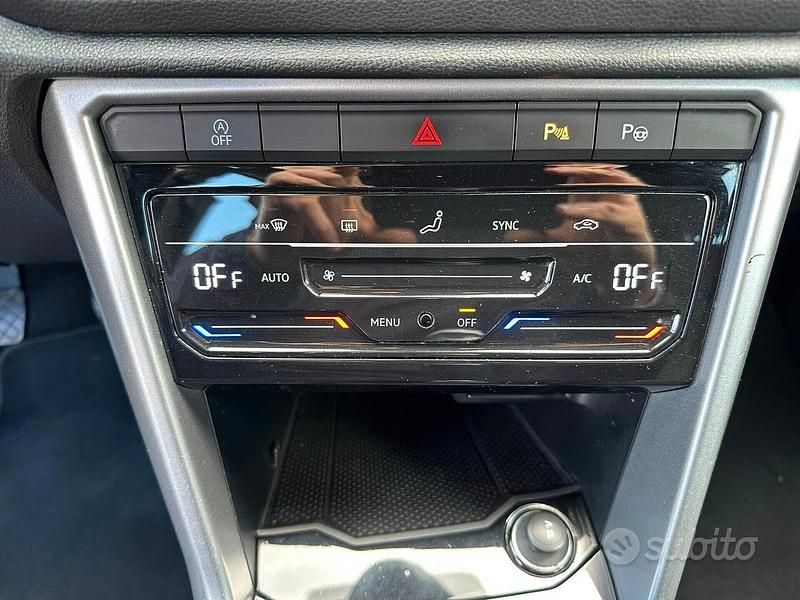 Usata VW T-Roc Style 110 CV (80 kW) 2022 Blu SUV