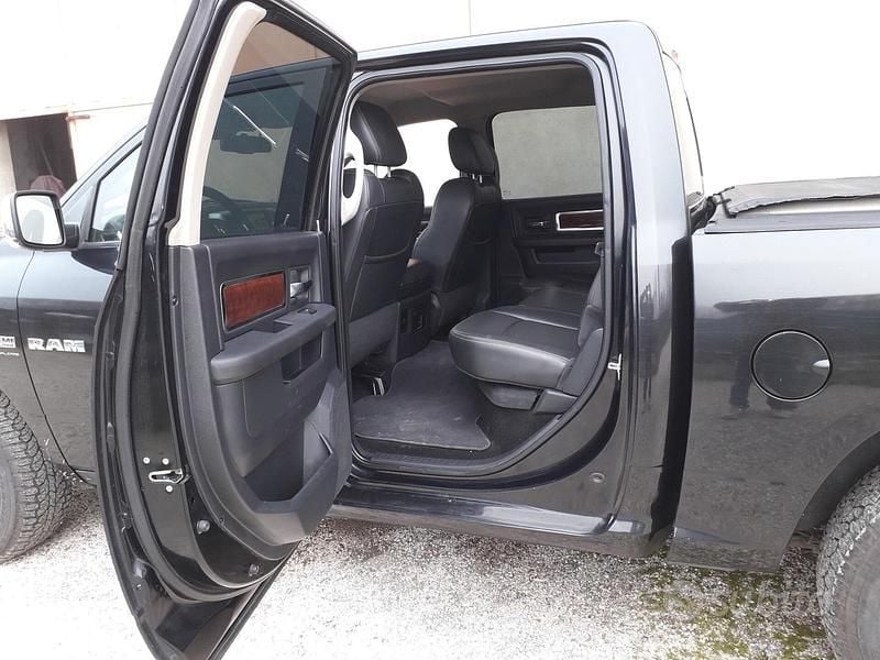 Usata Dodge Nitro 480 CV (353 kW) 2009 Nero SUV