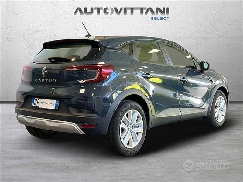Usata Renault Captur Equilibre 101 CV (74 kW) 2023 Blu scuro SUV