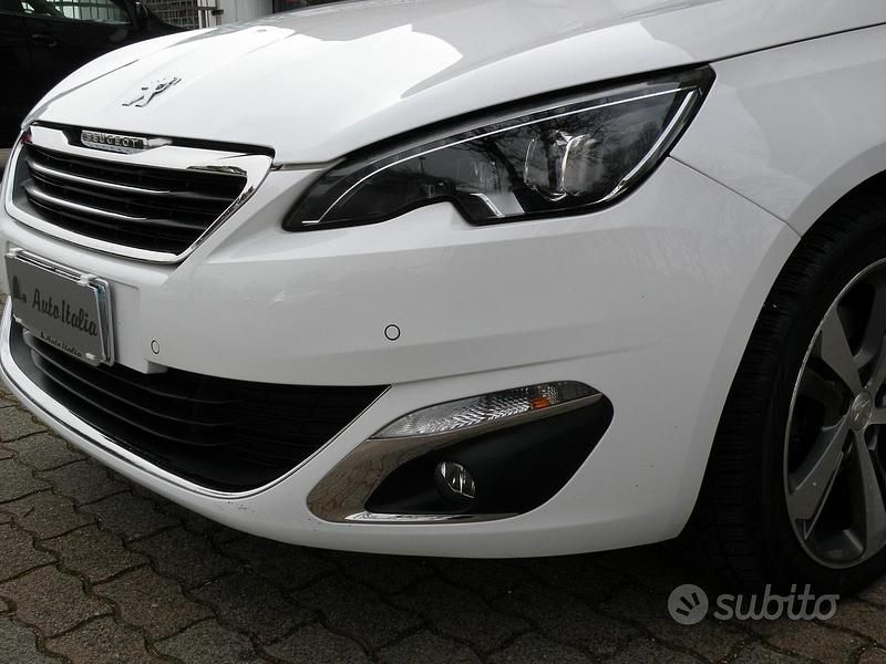 Usata Peugeot 308 Allure 150 CV (110 kW) 2015 Bianco Berlina