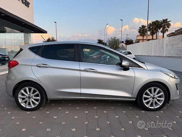 Second-hand Ford Fiesta Titanium 86 CP (63 kW) 2017 Gri Berlinǎ