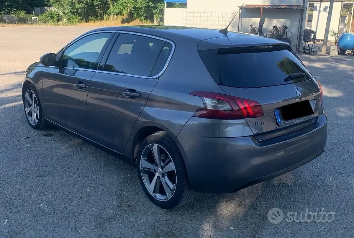 Usata Peugeot 308 GT-line 120 CV (88 kW) 2017 Grigio Berlina