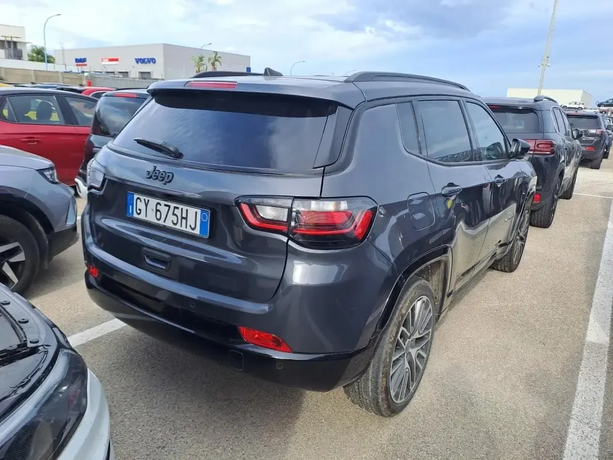 Usata Jeep Compass Summit 130 CV (95 kW) 2025 679graphite grey SUV