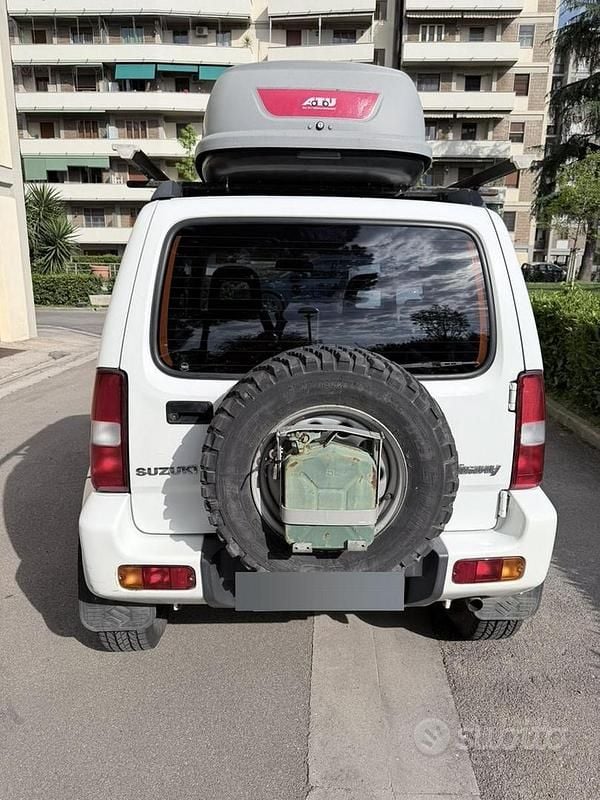 Usata Suzuki Jimny 86 CV (63 kW) 2011 Bianco SUV