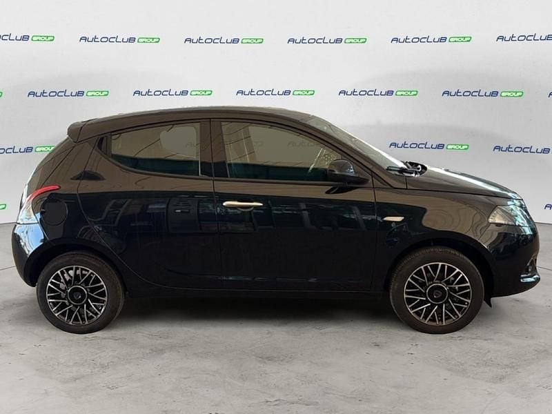 Usata Lancia Ypsilon S 70 CV (51 kW) 2024 Nero Utilitaria