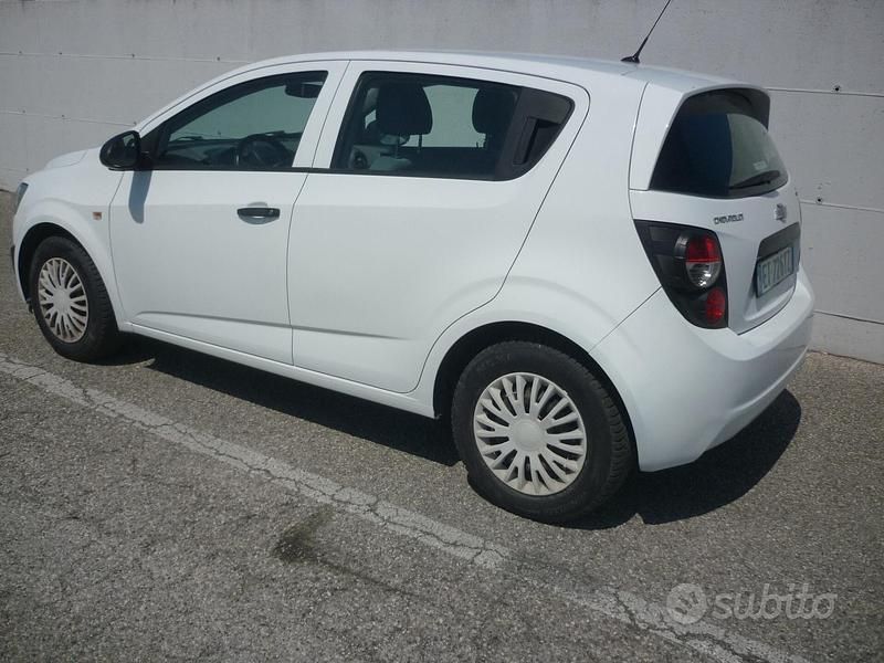 Usata Chevrolet Aveo LS 86 CV (63 kW) 2013 Bianco Berlina