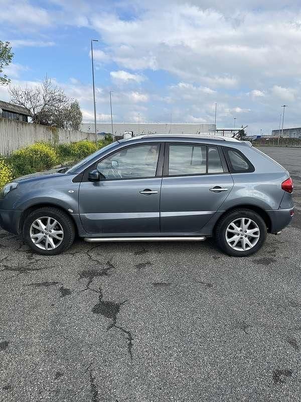 Usata Renault Koleos Dynamique 173 CV (127 kW) 2009 Grigio SUV