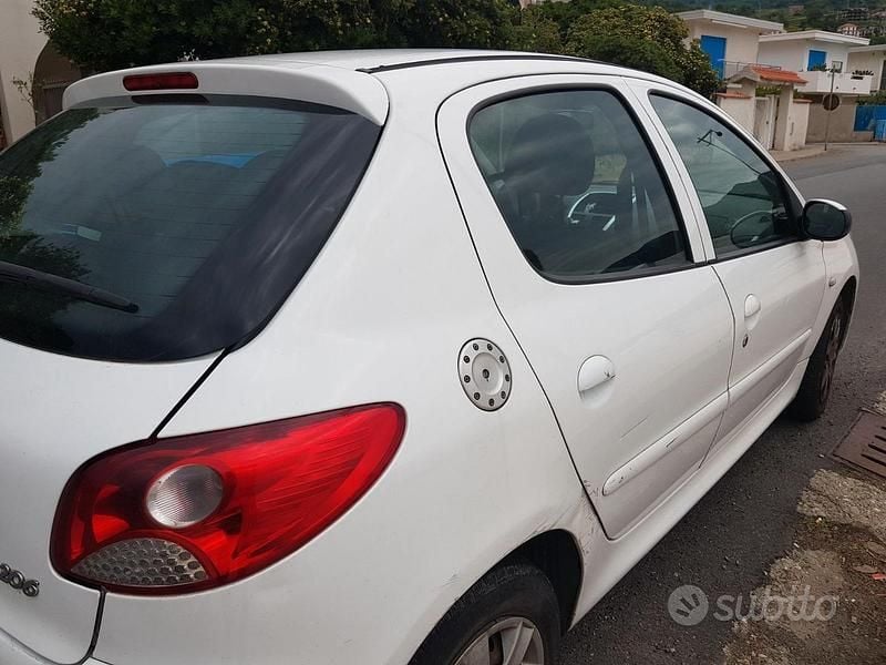 Usata Peugeot 206 70 CV (51 kW) 2009 Bianco Berlina