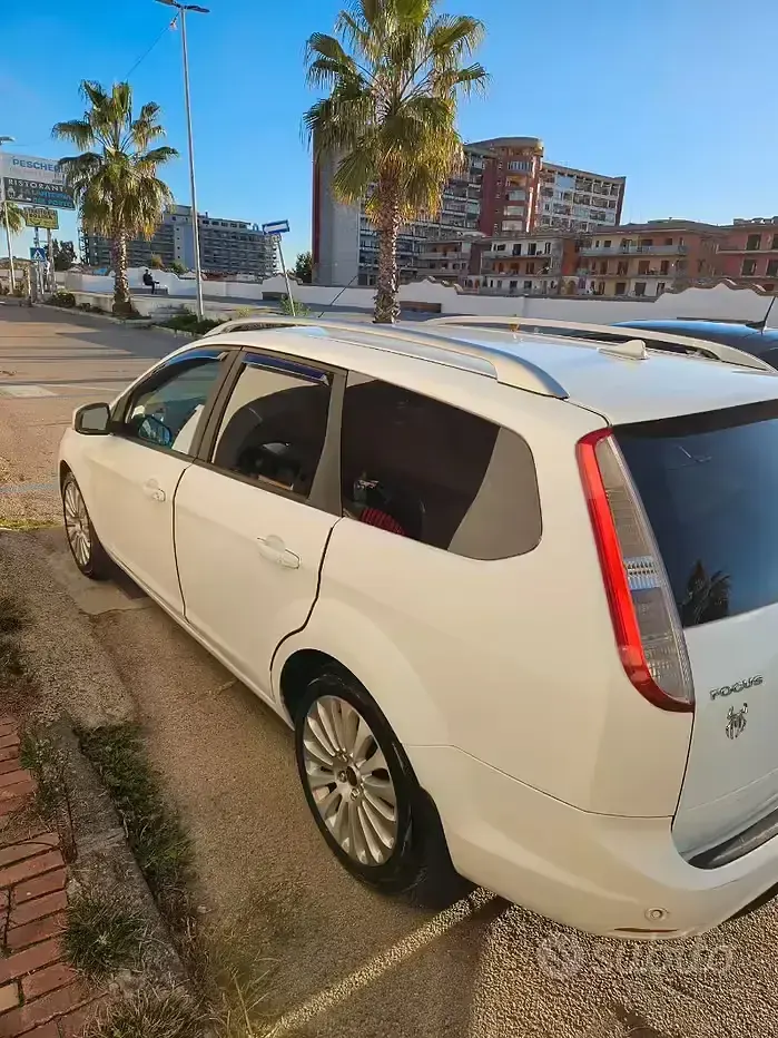 Usata Ford Focus Titanium 145 CV (106 kW) 2009 Station wagon