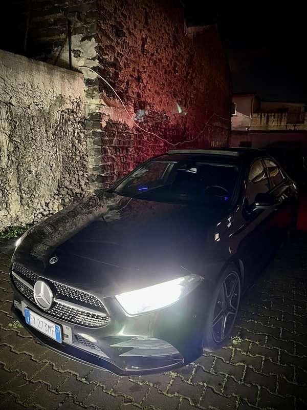 Usata Mercedes A180 Premium 116 CV (85 kW) 2019 Nero Berlina