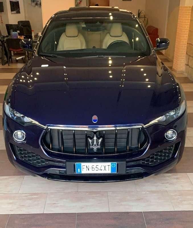 Blu/azzurro Usata 2018 Maserati Levante SUV | 28.990 € (Super prezzo) - Immagine 1/4