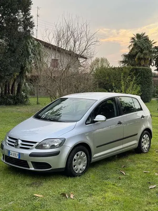 Usata VW Golf Plus Cross Trendline 75 CV (55 kW) 2005 Grigio Berlina