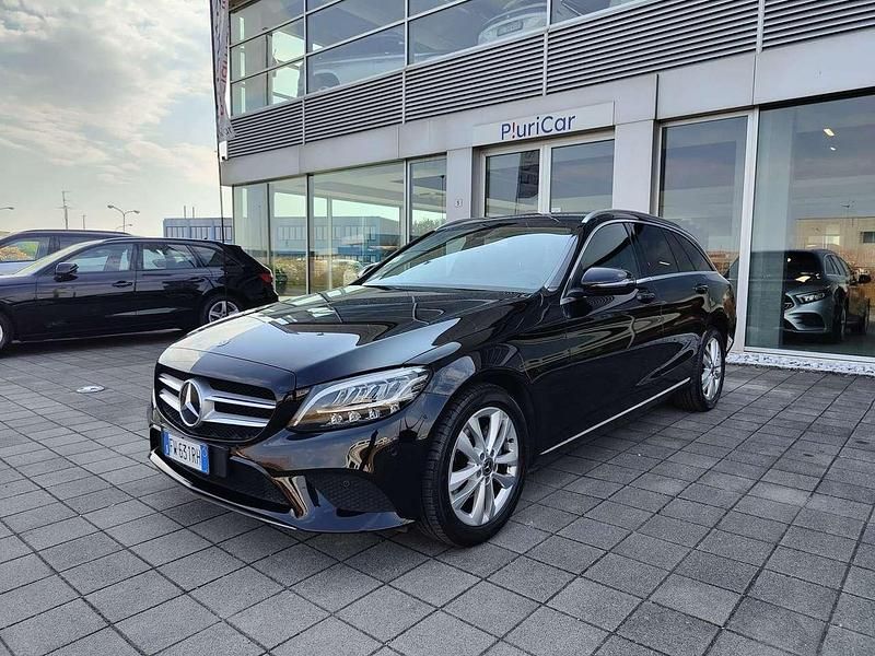 Usata Mercedes C220 194 CV (142 kW) 2019 Nero Station wagon