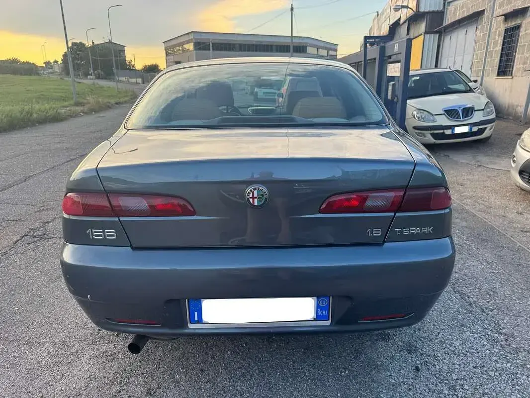 Usata Alfa Romeo 156 Distinctive 140 CV (102 kW) 2004 Berlina