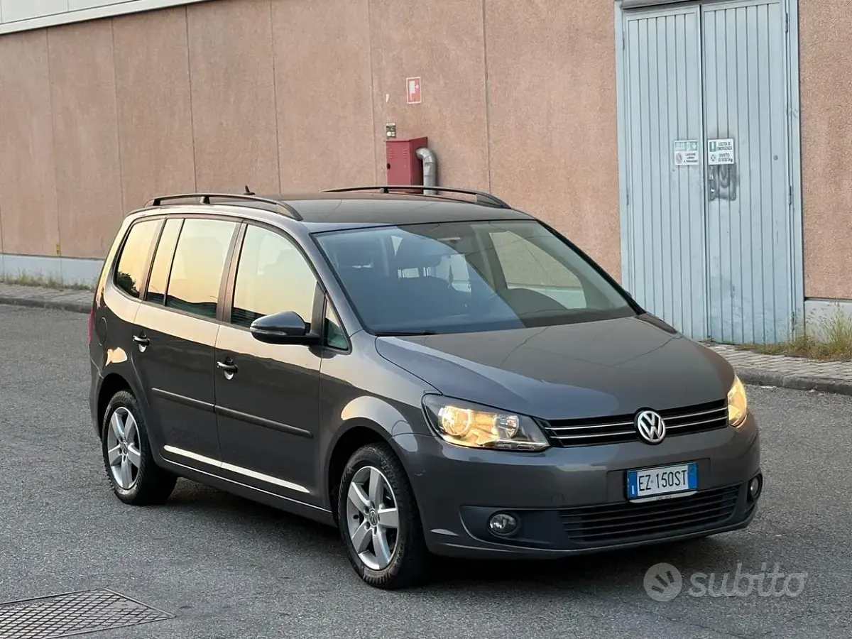 Usata VW Touran 105 CV (77 kW) 2013 Grigio Monovolume