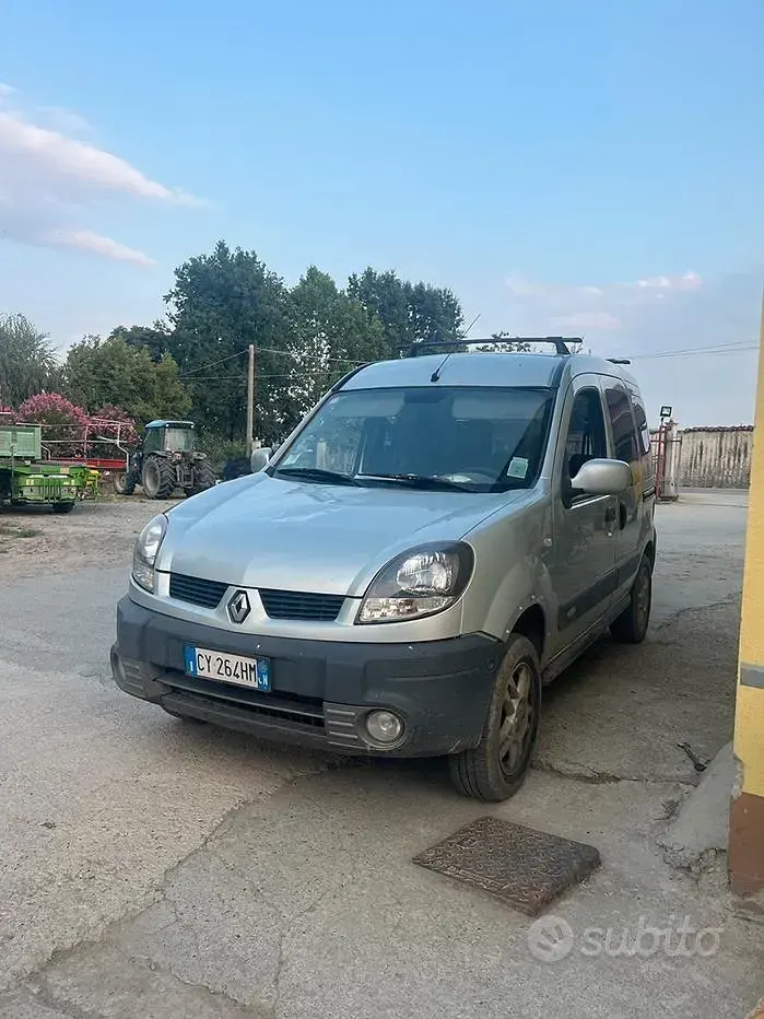 Usata Renault Kangoo 84 CV (61 kW) 2005 Grigio Monovolume