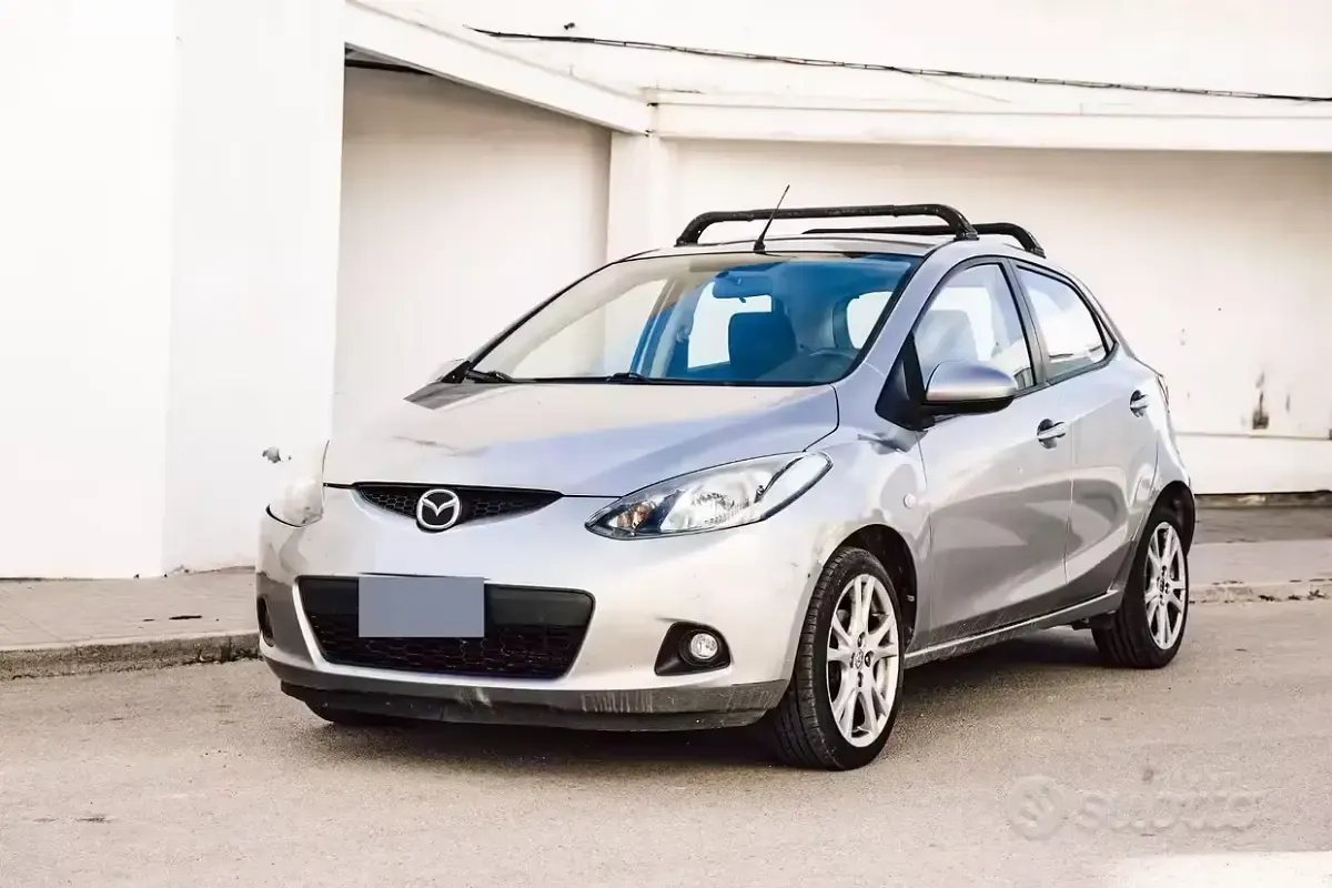 Usata Mazda 2 86 CV (63 kW) 2010 Grigio Utilitaria