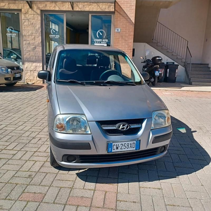 Usata Hyundai Atos 62 CV (45 kW) 2005 Argento Utilitaria