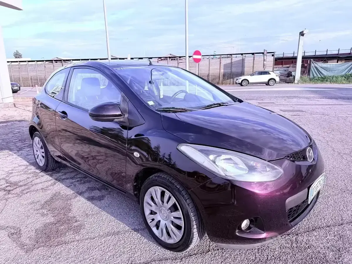 Usata Mazda 2 75 CV (55 kW) 2008 Nero Utilitaria