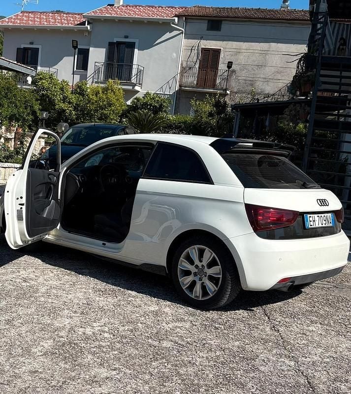 Usata Audi A1 86 CV (63 kW) 2011 Bianco Utilitaria