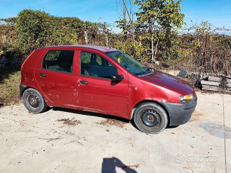 Usata 2000 Fiat Punto Due volumi | 400 € (Super prezzo) - Immagine 1/4