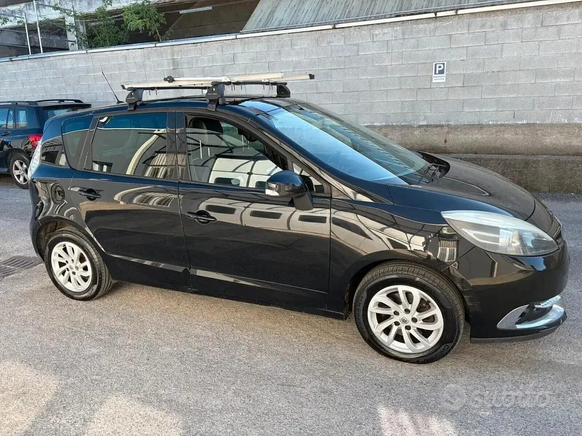 Usata Renault Scenic E-Tech XMOD 110 CV (80 kW) 2014 Nero Monovolume