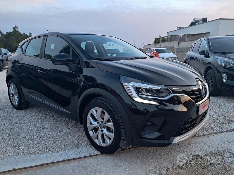Usata Renault Captur 116 CV (85 kW) 2021 Nero SUV
