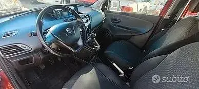 Usata Lancia Ypsilon Platinum 69 CV (50 kW) 2016 Rosso Utilitaria