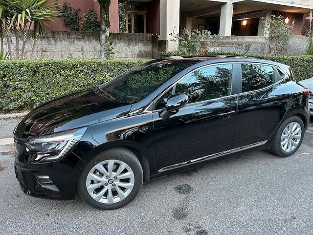 Usata 2022 Renault Clio V Due volumi | 14.500 € (Ottimo prezzo) - Immagine 1/4