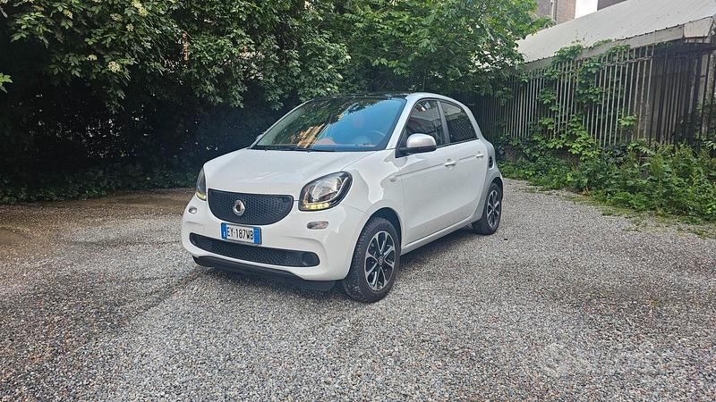 Usata Smart ForFour 71 CV (52 kW) 2015 Bianco Utilitaria