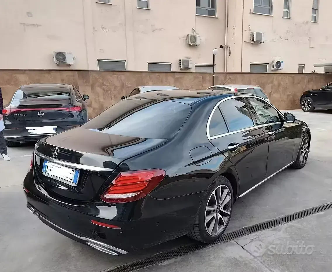 Usata Mercedes E200 116 CV (85 kW) 2017 Nero Berlina