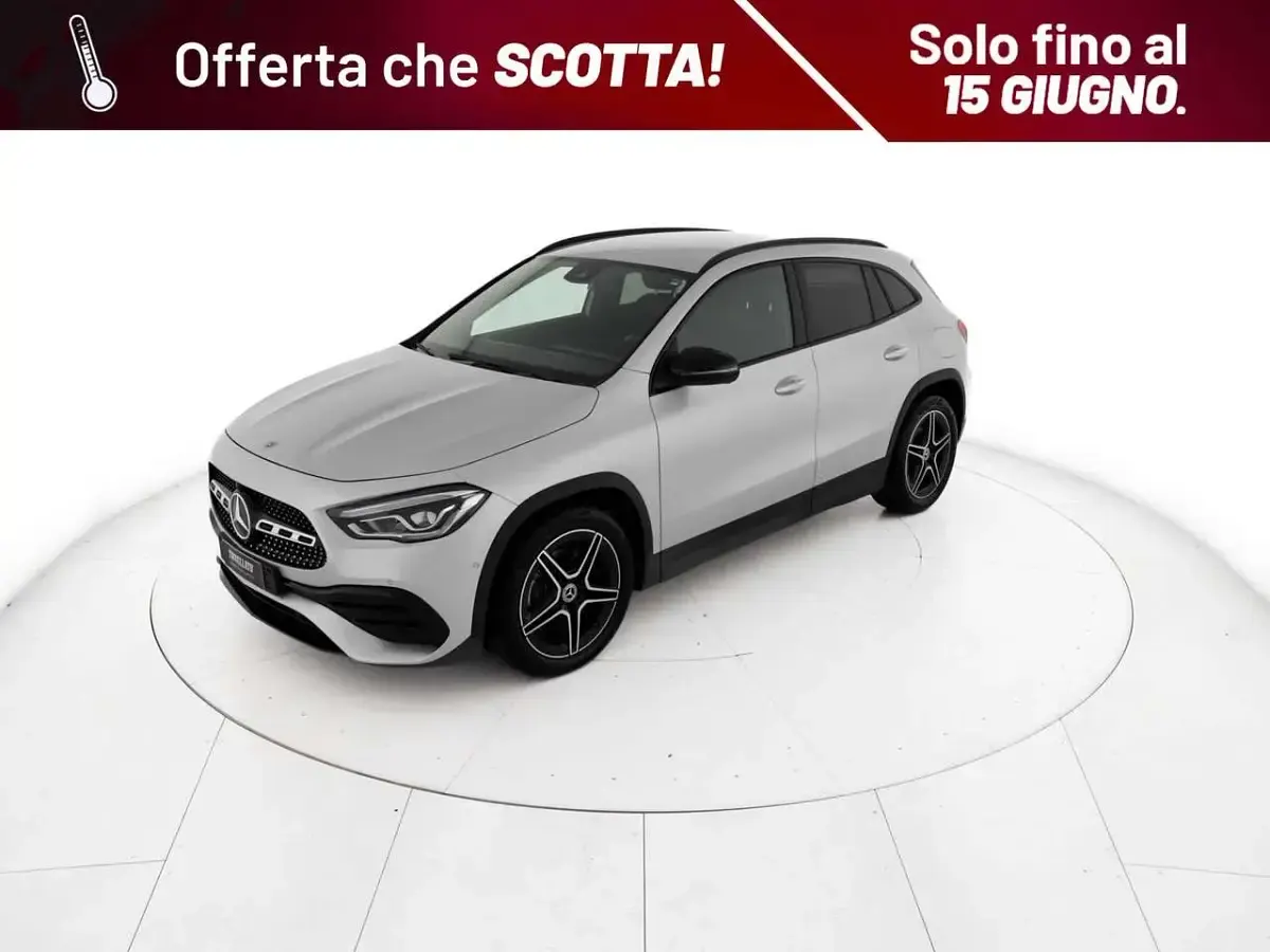Usata Mercedes GLA200 Premium 150 CV (110 kW) 2022 Argento SUV