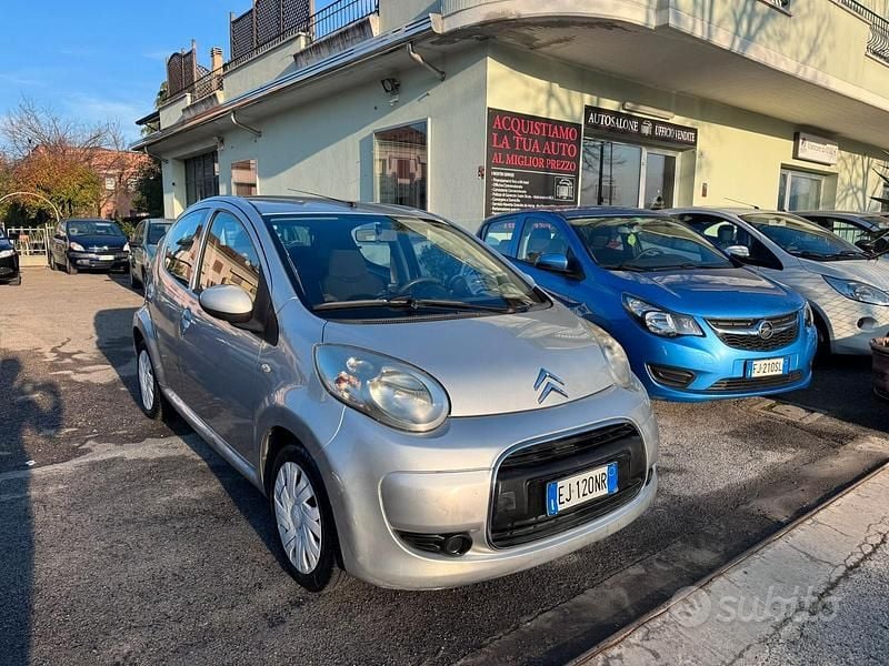 Grigio Usata 2011 Citroën C1 Seduction Due volumi | 3600 € (Ottimo prezzo) - Immagine 1/4