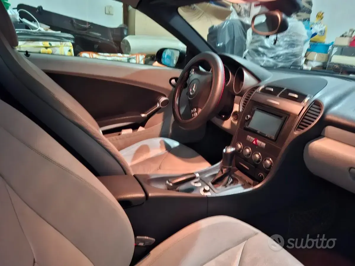Usata Mercedes SLK200 163 CV (119 kW) 2006 Nero Cabrio