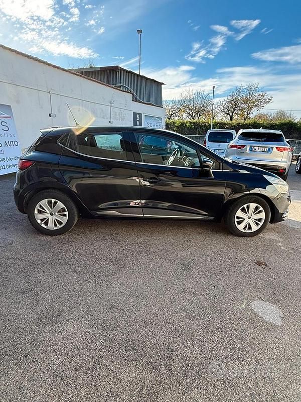 Usata Renault Clio IV Zen 75 CV (55 kW) 2017 Nero Berlina