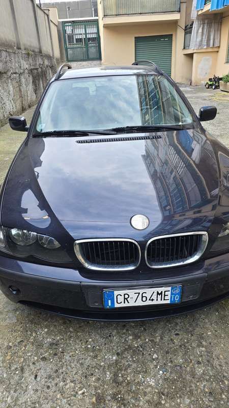 Blu/azzurro Usata 2004 BMW 320 Station wagon | 1200 € (Super prezzo) - Immagine 1/4