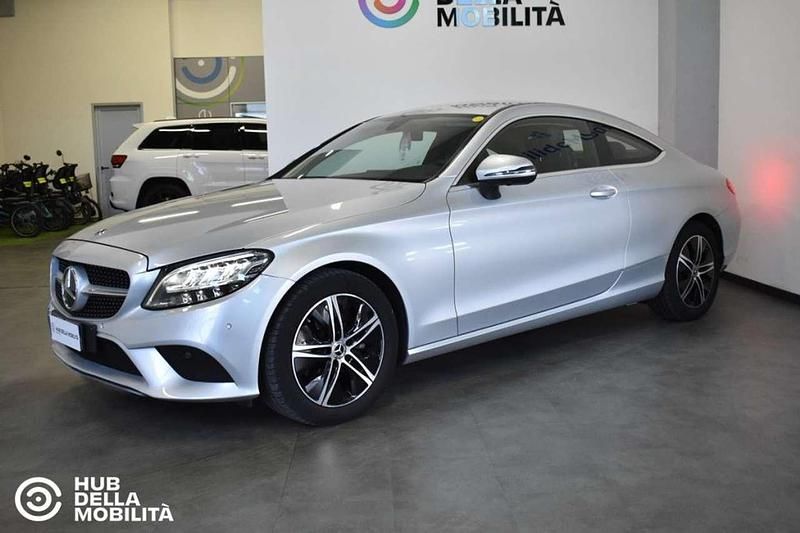 Usata Mercedes C220 194 CV (142 kW) 2021 Argento Coupé